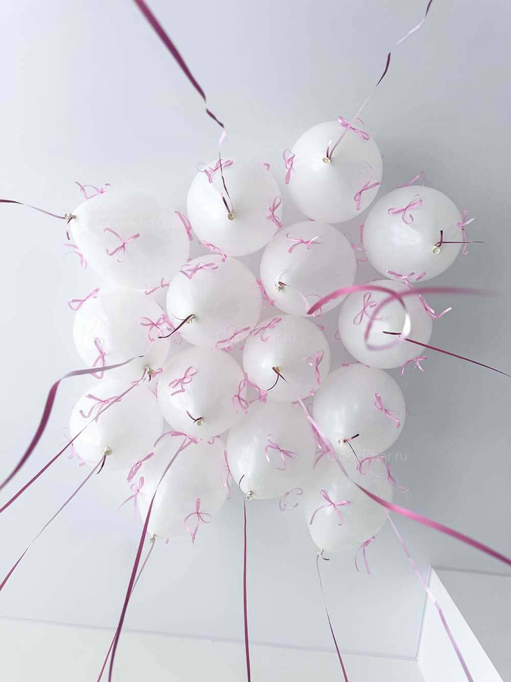 Воздушные шары с бантиками 