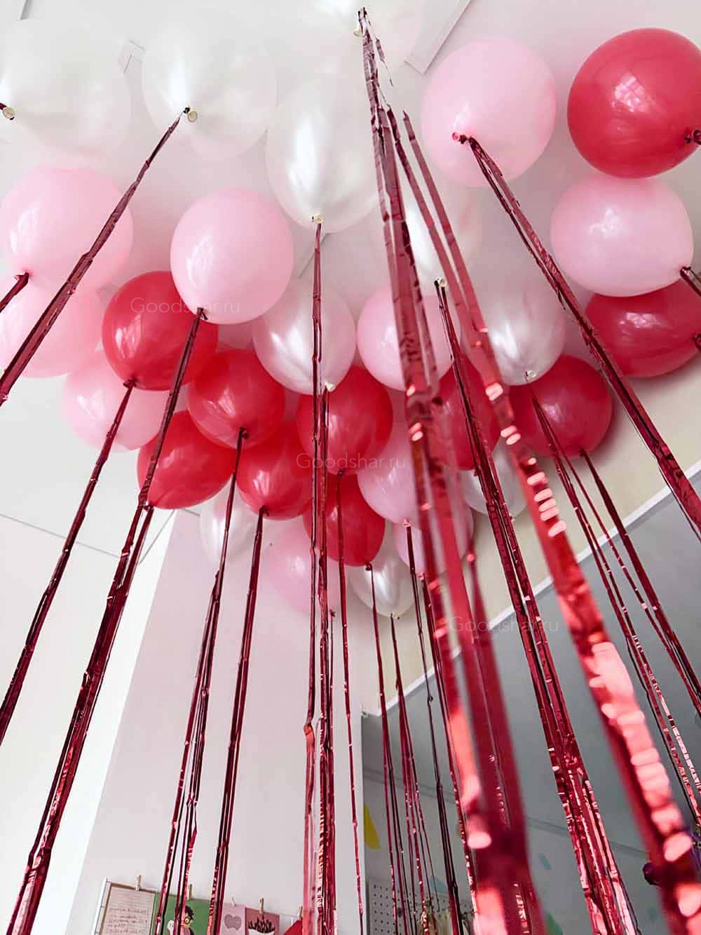 Набор воздушных шаров под потолок "Клубничный"