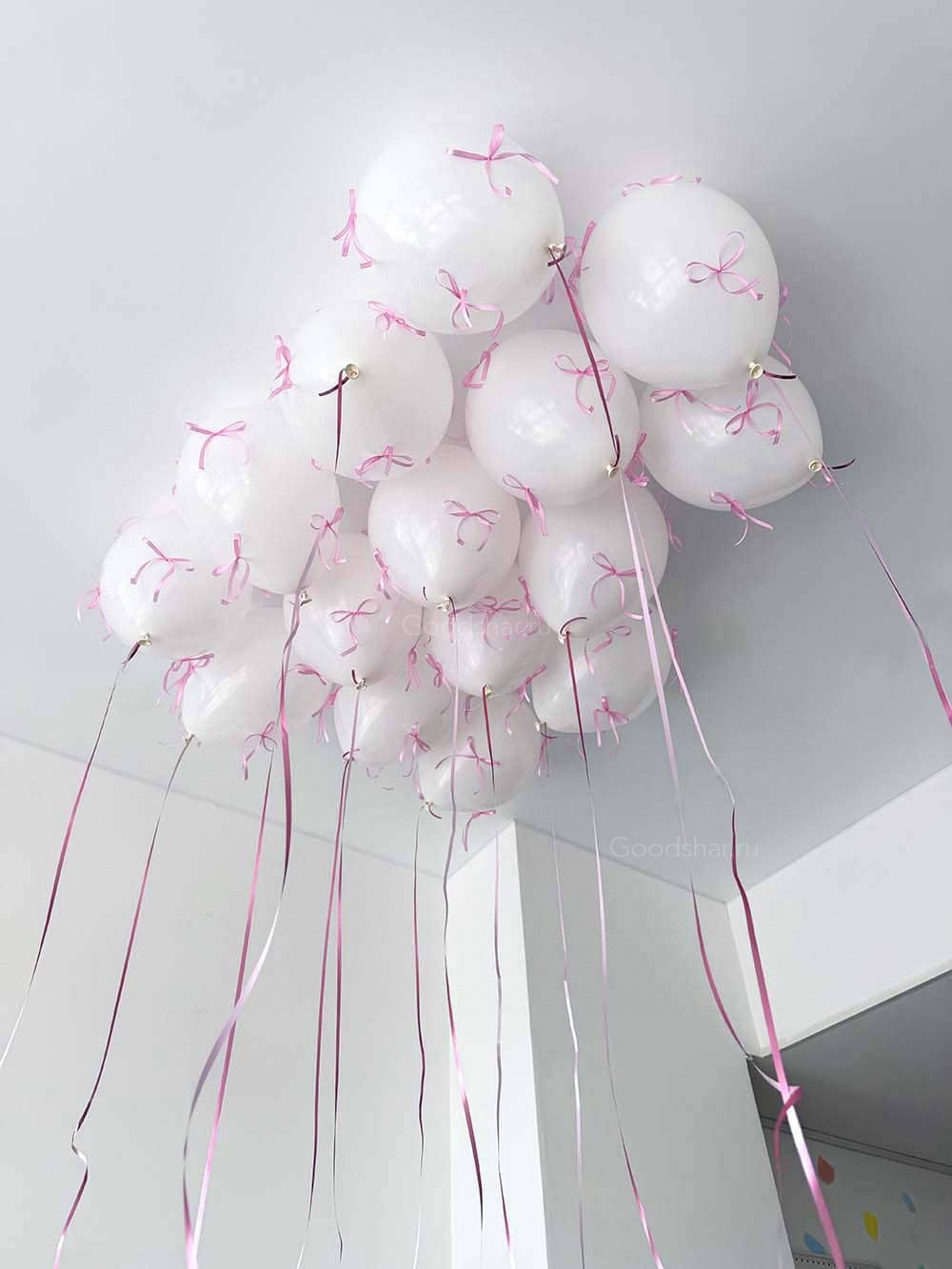 Воздушные шары с бантиками 