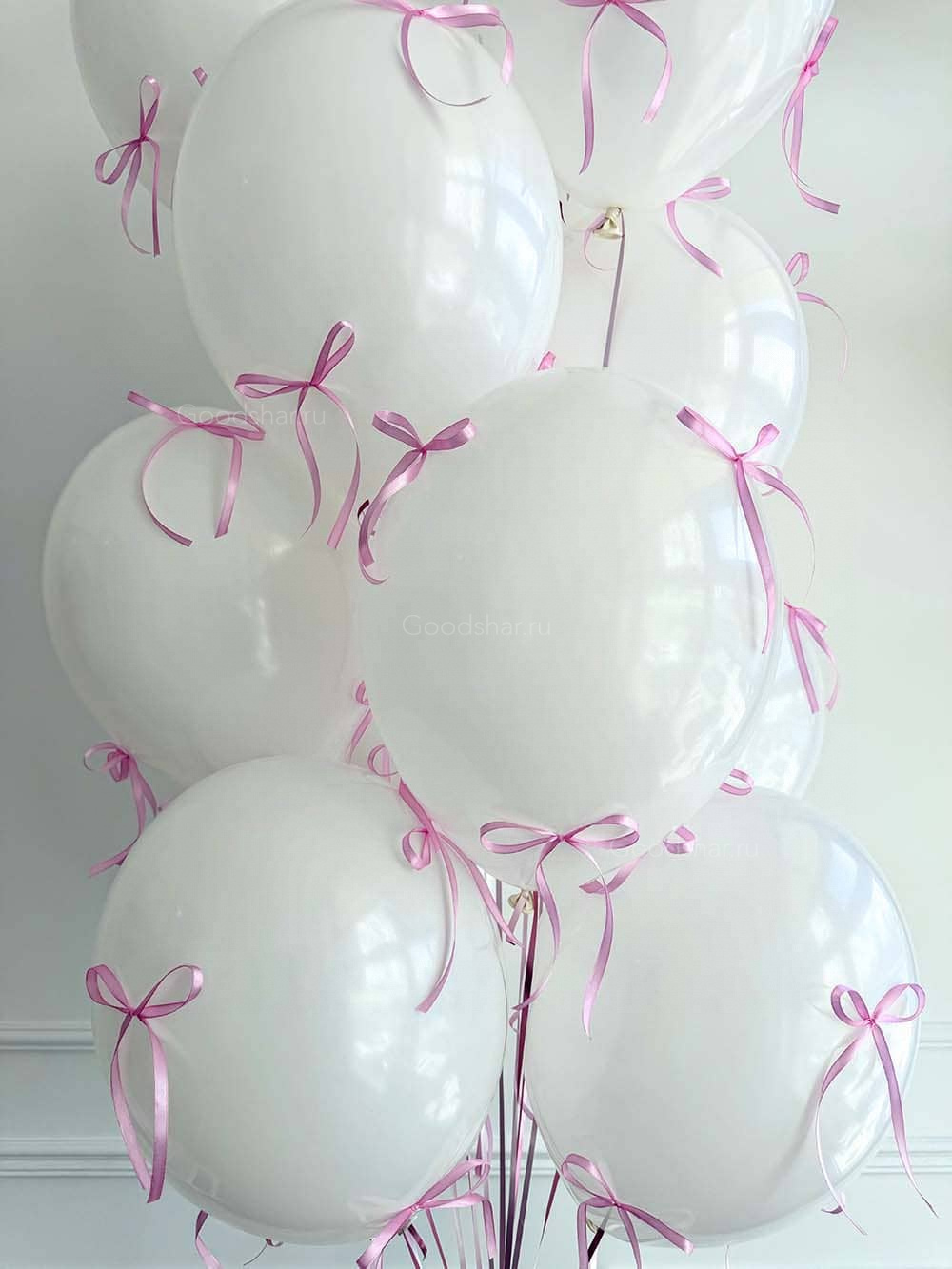 Воздушные шары с бантиками 
